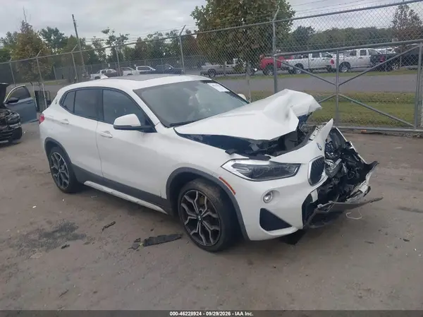 WBXYJ5C36JEF81677 — 2018 BMW X2, Передняя часть (Front End), фото до ремонта