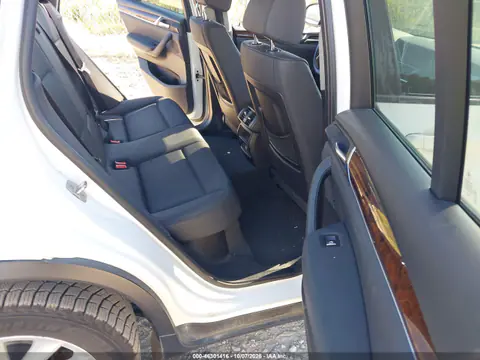 2016 BMW X3 xDrive28I VIN 5UXWX9C53G0D75717 фото 9