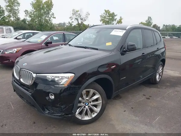 5UXWX9C53H0T01485 — 2017 BMW X3, фото 2 с аукциона IAAI 13.10.2026, Передняя часть слева