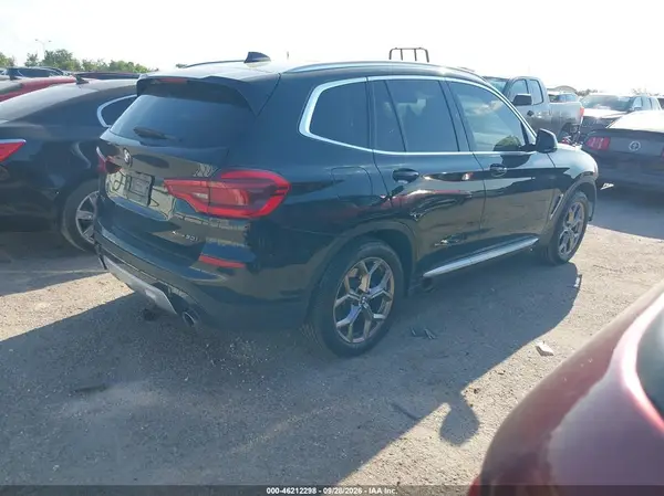 5UXTY5C0XM9F61114 — 2021 BMW X3, фото 4 с аукциона IAAI, Передняя часть