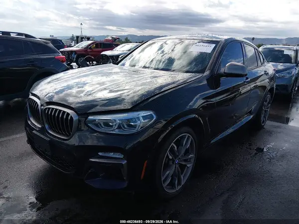 5UXUJ5C52KLJ63915 — 2019 BMW X4, фото 2 с аукциона IAAI, Задняя часть