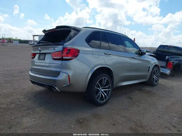 5YMKT6C39H0U39127 — 2017 BMW X5 M, фото 4 с аукциона IAAI, Передняя часть