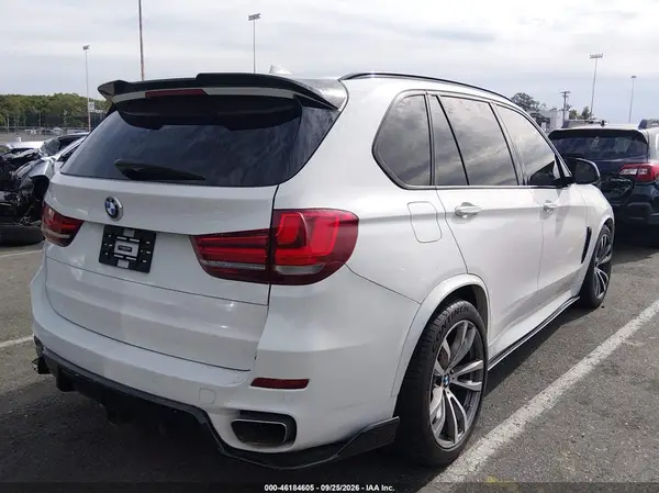 5UXKR0C5XG0S89323 — 2016 BMW X5, фото 4 с аукциона IAAI, Подтопление