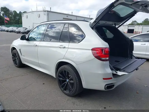 5UXKR0C39H0X82796 — 2017 BMW X5, фото 3 с аукциона IAAI, Пресная вода