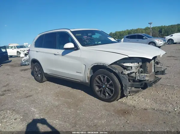5UXKR2C37H0X04951 — 2017 BMW X5, Передняя часть (Front End), фото до ремонта