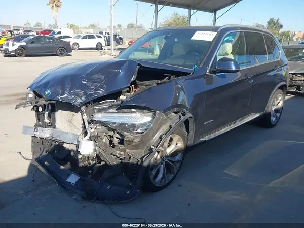 5UXKR2C51J0Z15053 — 2018 BMW X5, фото 2 с аукциона IAAI, Передняя часть слева