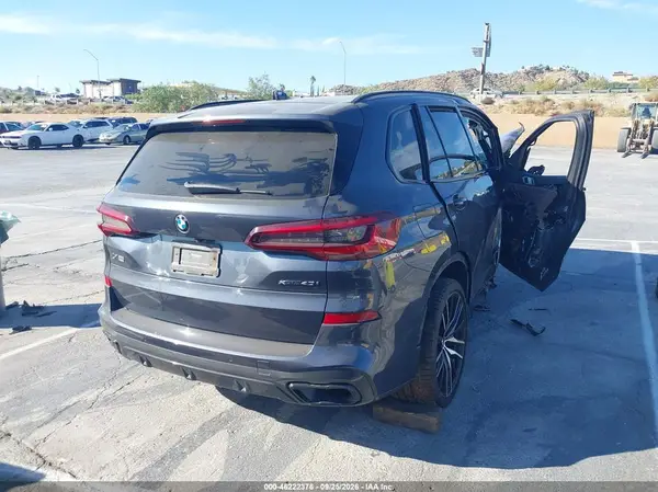 5UXCR6C0XL9C49831 — 2020 BMW X5, фото 4 с аукциона IAAI, Передняя часть справа