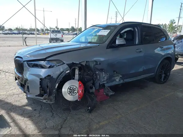 5UX23EU00S9W97691 — 2025 BMW X5, фото 2 с аукциона IAAI, Передняя часть слева
