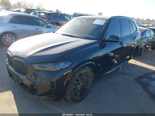 5UX13EU02S9Z25413 — 2025 BMW X5, фото 2 с аукциона IAAI, Задняя часть слева