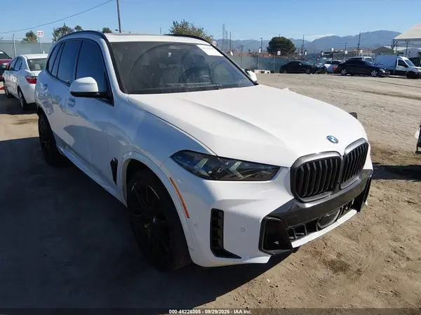 5UX13EU06S9Y55138 — 2025 BMW X5, Задняя часть (Rear), фото до ремонта