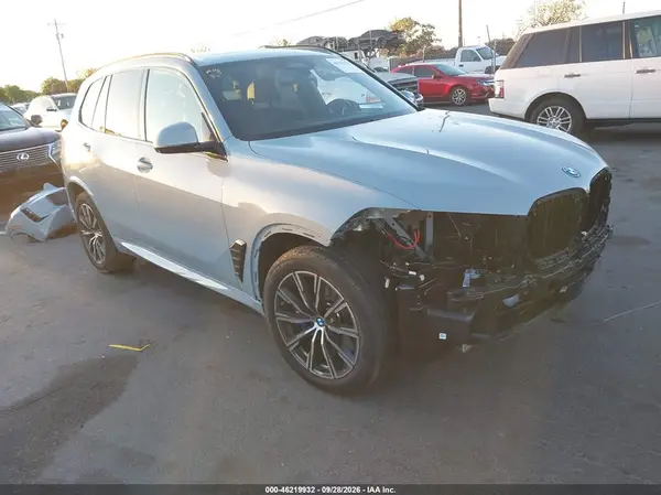 5UX43EU04T9341058 — 2026 BMW X5, Передняя часть (Front End), фото до ремонта