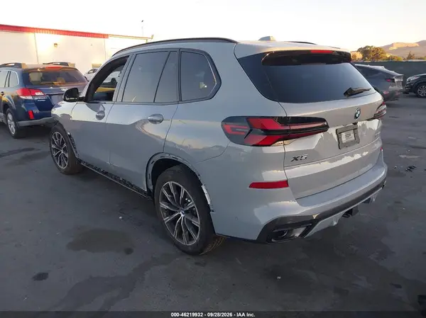 5UX43EU04T9341058 — 2026 BMW X5, фото 3 с аукциона IAAI, Передняя часть