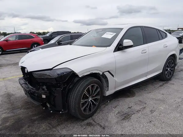 5UX33EX01V9540384 — 2027 BMW X6, фото 2 с аукциона IAAI 08.10.2026, Передняя часть справа