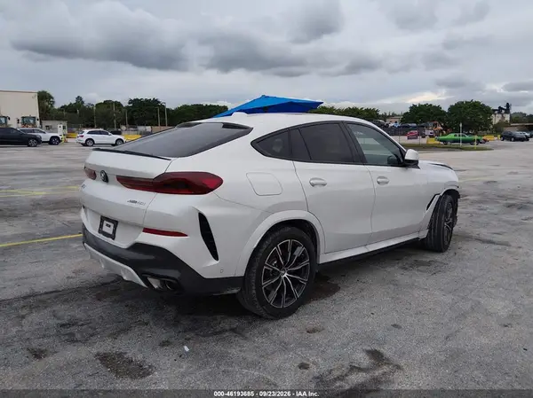 5UX33EX01V9540384 — 2027 BMW X6, фото 4 с аукциона IAAI 08.10.2026, Передняя часть справа