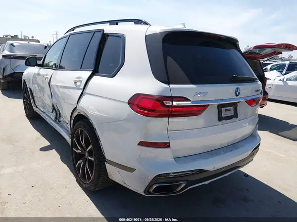 5UXCW2C01M9E99106 — 2021 BMW X7, фото 3 с аукциона IAAI, Левый бок