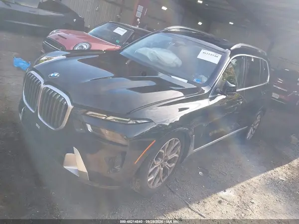 5UX23EM04R9S60111 — 2024 BMW X7, фото 2 с аукциона IAAI, Правый бок