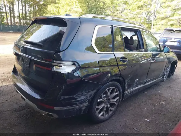 5UX23EM04R9S60111 — 2024 BMW X7, фото 4 с аукциона IAAI, Правый бок