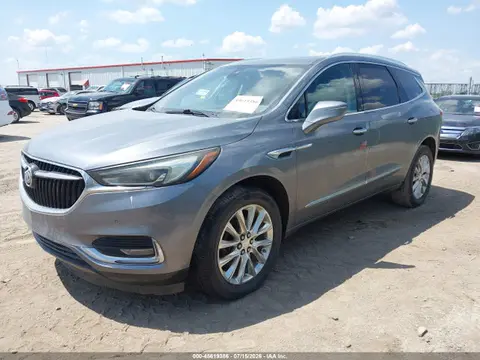 2018 Buick Enclave Premium VIN 5GAERCKW9JJ139345 фото 2