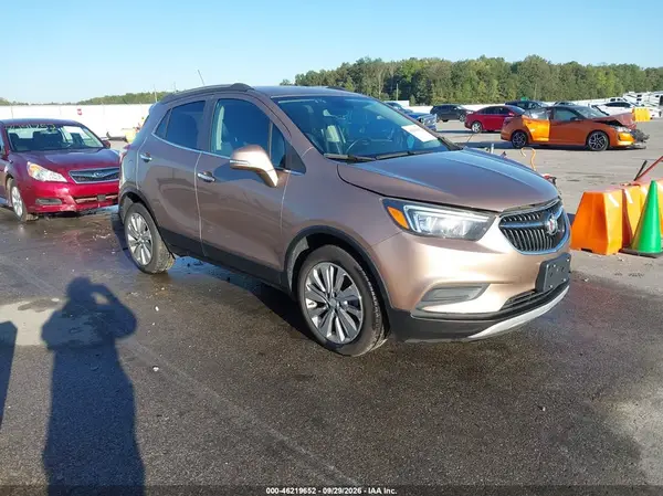 KL4CJASB5KB785678 — 2019 Buick Encore, Передняя часть слева (Left Front), фото до ремонта