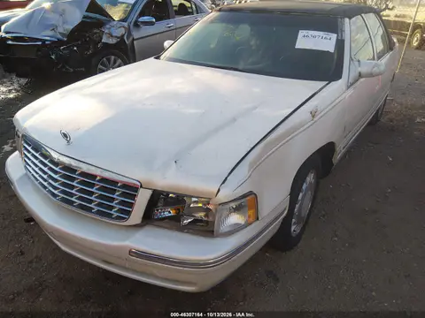 1G6KD54Y5XU764314 — 1999 Cadillac De Ville, Передняя часть, фото до ремонта