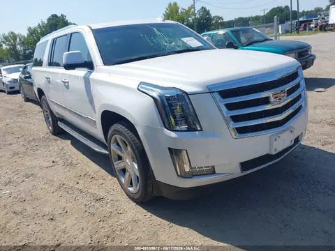 1GYS4HKJ6LR198773 — 2020 Cadillac Escalade Esv 4WD Luxury, Передняя часть (Front End), фото до ремонта