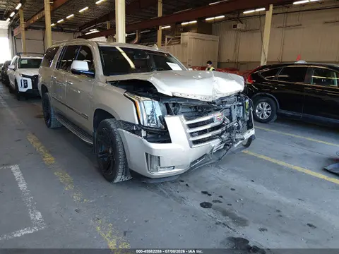 1GYS4HKJ7GR142752 — 2016 Cadillac Escalade Esv Luxury Collection, Передняя часть (Front End), фото до ремонта