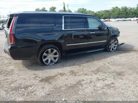 2019 Cadillac Escalade Esv Luxury VIN 1GYS4HKJ4KR112858 фото 4