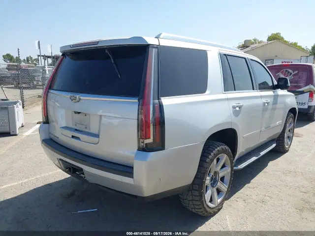 2017 Cadillac Escalade Luxury VIN 1GYS3BKJ9HR360046 фото 4