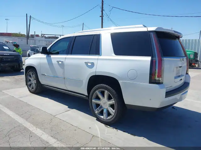 1GYS4CKJ0JR208343 — 2018 Cadillac Escalade Premium Luxury, фото 3 с аукциона IAAI 14.10.2026, Передняя часть