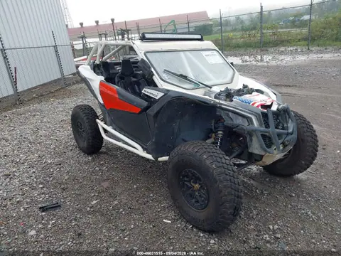 3JBVGAY49KK002195 — 2019 Can-Am Maverick X3 Turbo, Left & Right Side, фото до ремонта