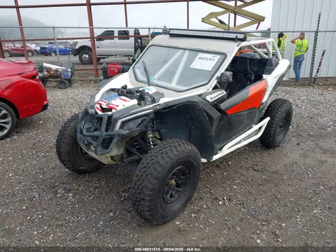 2019 Can-Am Maverick X3 Turbo VIN 3JBVGAY49KK002195 фото 2