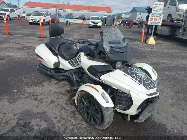 2BXREDD27RV000857 — 2024 Can-Am Spyder Roadster F3-T/F3 Limited, Передняя часть (Front), фото до ремонта