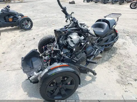 2020 Can-Am Spyder Roadster F3 VIN 2BXRDDE25LV000218 фото 2