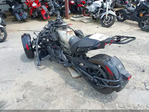 2020 Can-Am Spyder Roadster F3 VIN 2BXRDDE25LV000218 фото 3