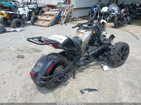2020 Can-Am Spyder Roadster F3 VIN 2BXRDDE25LV000218 фото 4