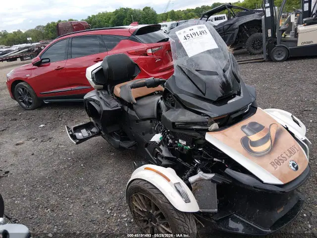 2BXNBDD23RV004654 — 2024 Can-Am Spyder Roadster RT/RT Limited, Левый бок (Left Side), фото до ремонта