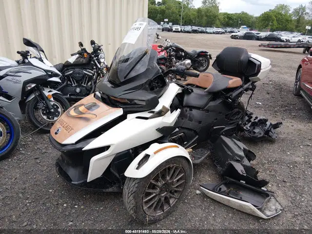 2BXNBDD23RV004654 — 2024 Can-Am Spyder Roadster RT/RT Limited, фото 2 с аукциона IAAI 30.09.2026, Левый бок