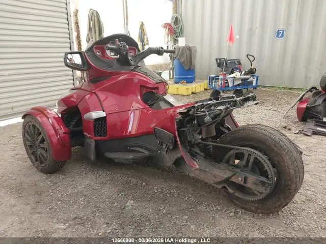 2BXNBDD27GV005531 — 2016 Can-Am Spyder Roadster RT/RT-S/Ltd/Sp Series, фото 3 с аукциона IAAI 13.10.2026, Roll Over
