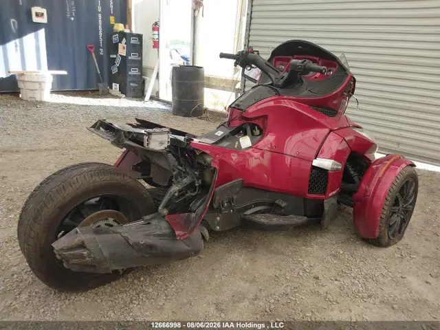 2BXNBDD27GV005531 — 2016 Can-Am Spyder Roadster RT/RT-S/Ltd/Sp Series, фото 4 с аукциона IAAI 13.10.2026, Roll Over