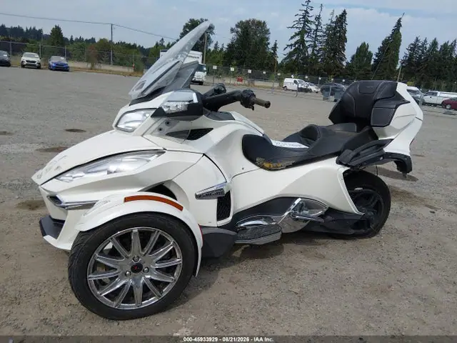 2BXNBDD29FV006078 — 2015 Can-Am Spyder Roadster RT/RT-S/S Series/Ltd, фото 2 с аукциона IAAI 30.09.2026, Задняя часть
