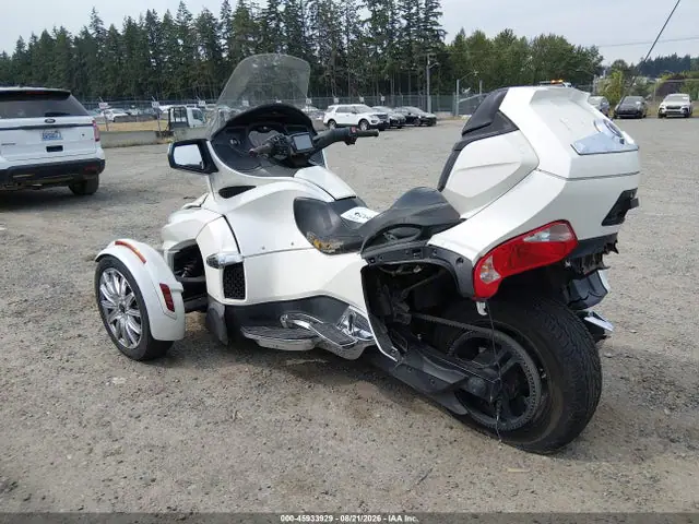 2BXNBDD29FV006078 — 2015 Can-Am Spyder Roadster RT/RT-S/S Series/Ltd, фото 3 с аукциона IAAI 30.09.2026, Задняя часть