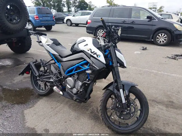 LCEPDPL13S6001210 — 2025 Cf Moto 300NK, Передняя часть (Front & Rear), фото до ремонта
