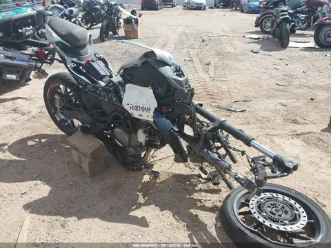 LCELPDPL34P600589 — 2023 CFMoto 300SS, Передняя часть (Front End), фото до ремонта