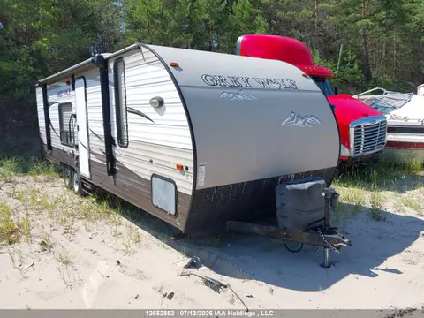 4X4TCKB27FK028822 — 2015 Cherokee Trailer, Левый бок (Left Side), фото до ремонта