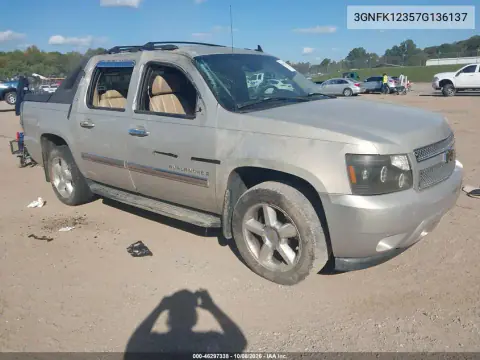 3GNFK12357G136137 — 2007 Chevrolet Avalanche, Правая сторона, фото до ремонта