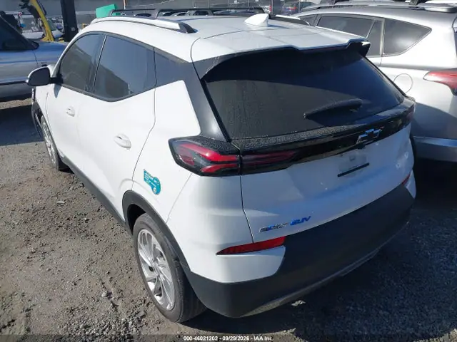 1G1FY6S04P4102190 — 2023 Chevrolet Bolt Euv FWD LT, фото 3 с аукциона IAAI 30.09.2026, Передняя часть