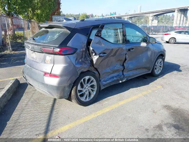 1G1FY6S05P4139930 — 2023 Chevrolet Bolt Euv LT, фото 4 с аукциона IAAI 14.10.2026, Правый бок