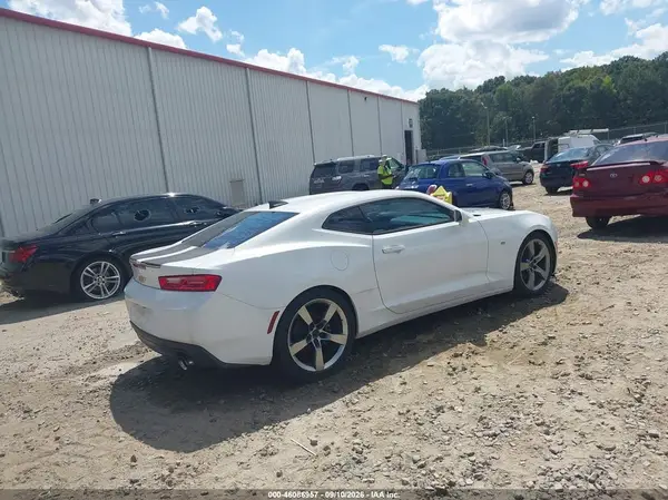 1G1FB1RS2H0163185 — 2017 Chevrolet Camaro, фото 4 с аукциона IAAI 01.10.2026, Естественный износ