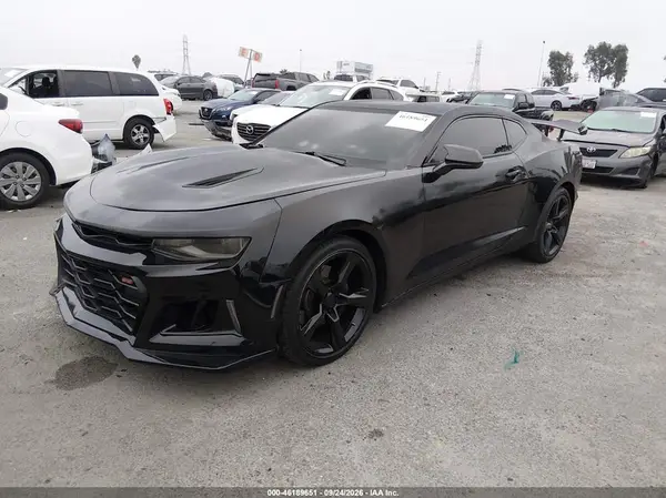 1G1FG1R72H0149560 — 2017 Chevrolet Camaro, фото 2 с аукциона IAAI, Передняя часть