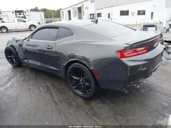 1G1FB1RS8H0117036 — 2017 Chevrolet Camaro, фото 3 с аукциона IAAI, Передняя часть